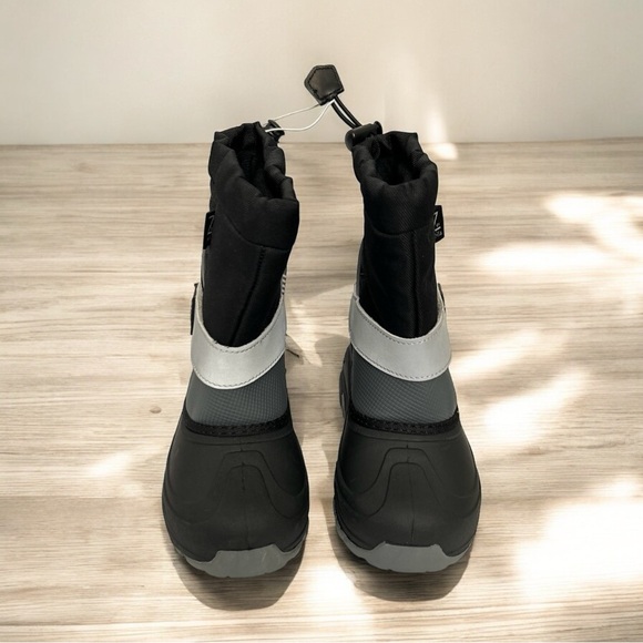 NWT Nordstrom Z By Zella Kids Water Resistant & Insulated Boot Reflective Strap - Picture 2 of 4